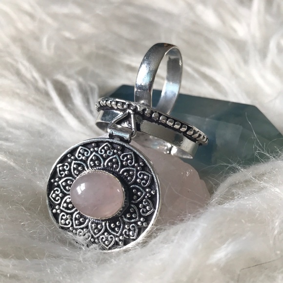 Poison / Pill Box Stash Locket Ring - Picture 7 of 8